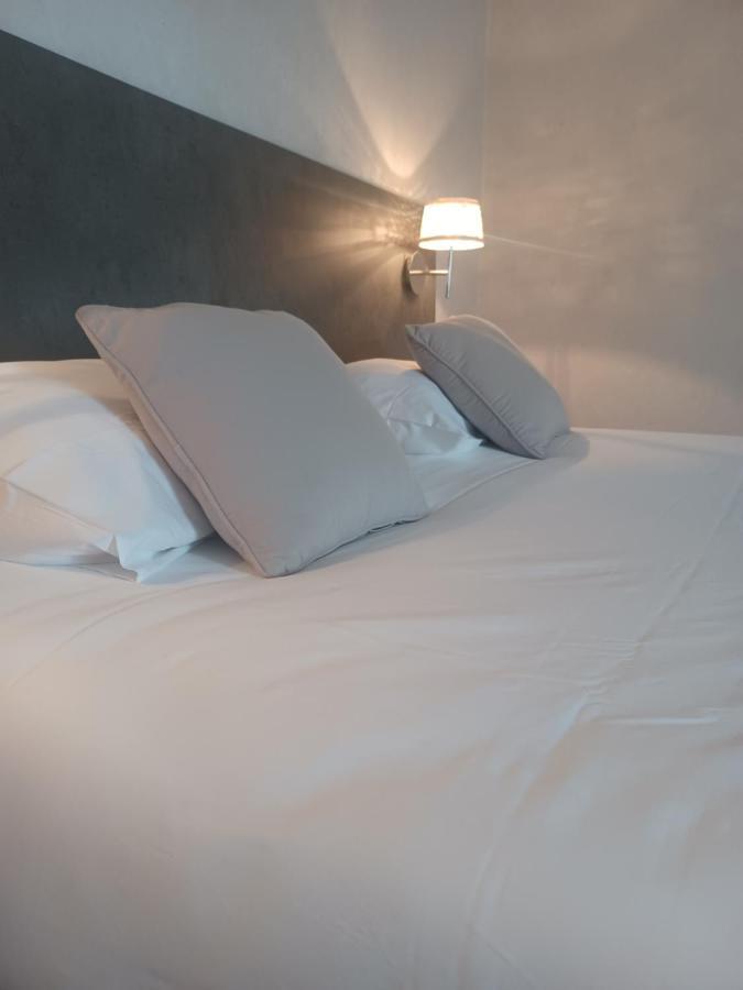 Hotel La Parenthese Attignat Kültér fotó