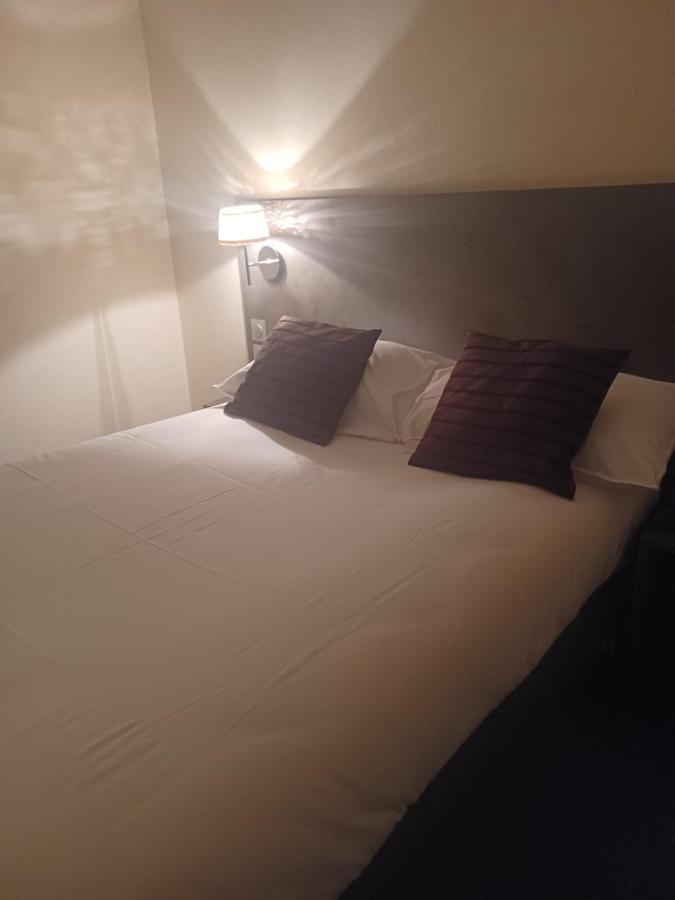 Hotel La Parenthese Attignat Kültér fotó